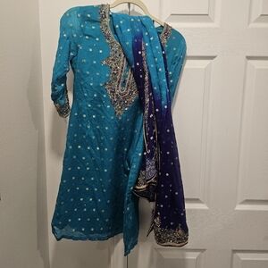 Indian Salwaar (leggings) - Kurta (tunic) set with dupatta (scarf) Tailored set